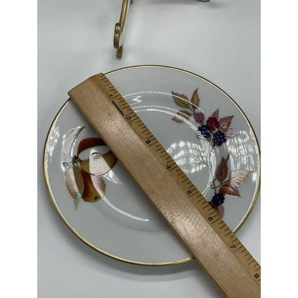 Royal Worcester Evesham Gold‎ Rim 6.5
